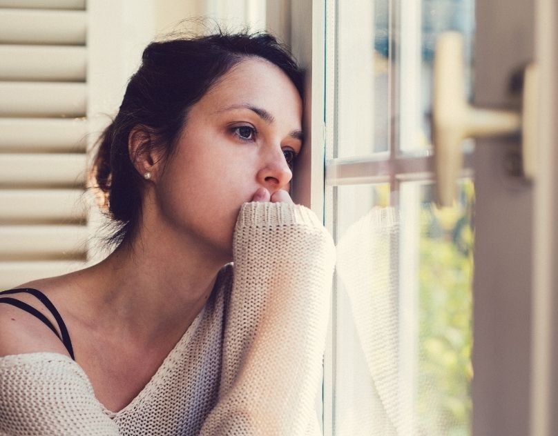 What is clinical depression and how to differentiate it from regular low mood or feelings of sadness??